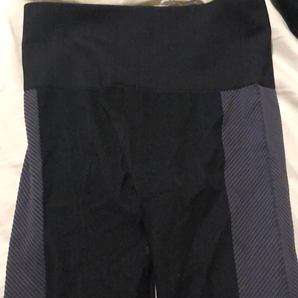 Retro Stretchy Leggings - Picture 1 of 3